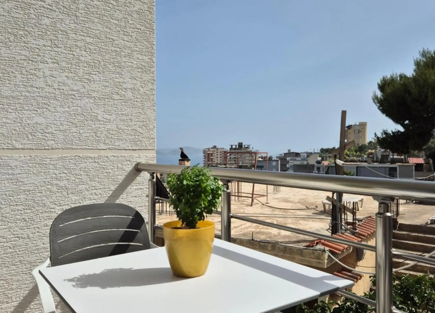 Vila Roxhest Sarandë Albánie