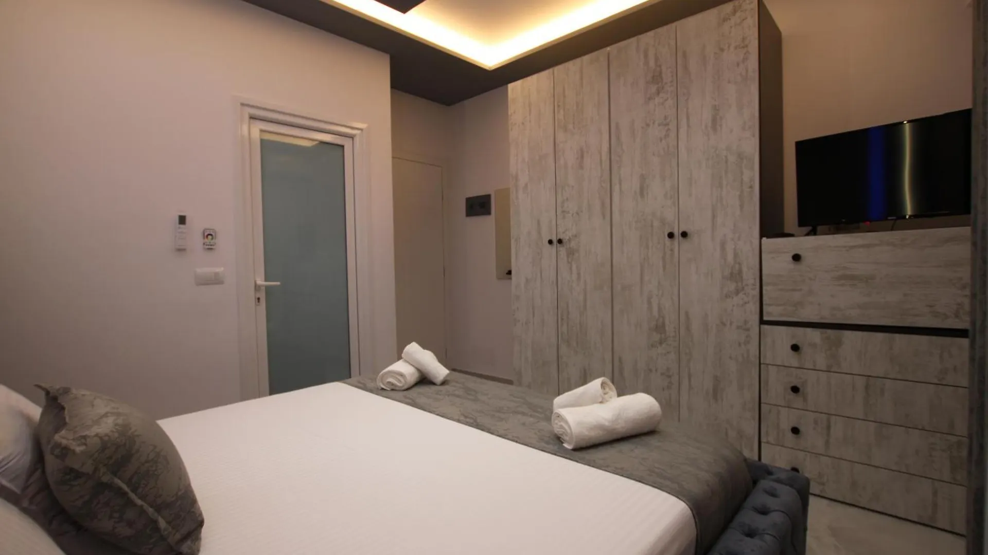 Vila Roxhest Sarandë 0*,