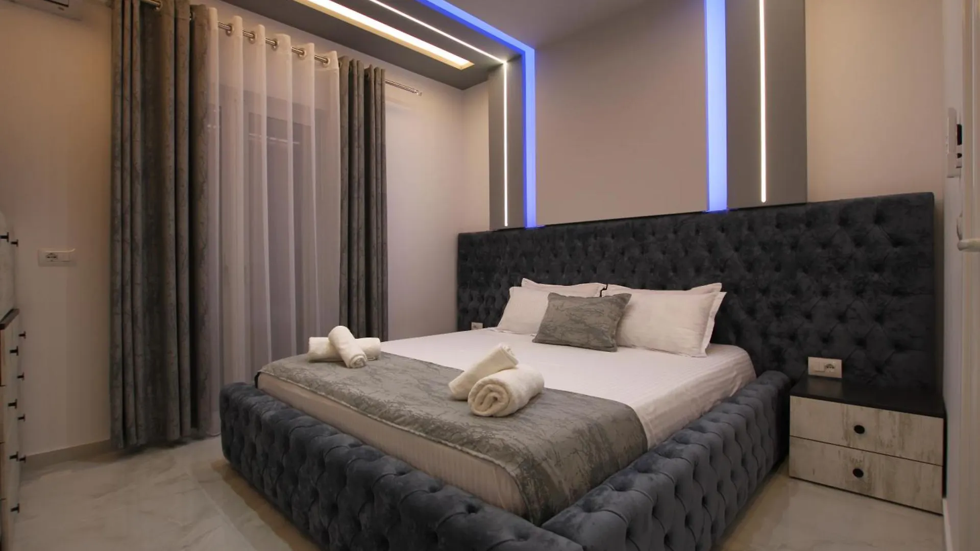 Vila Roxhest Sarandë Aparthotel