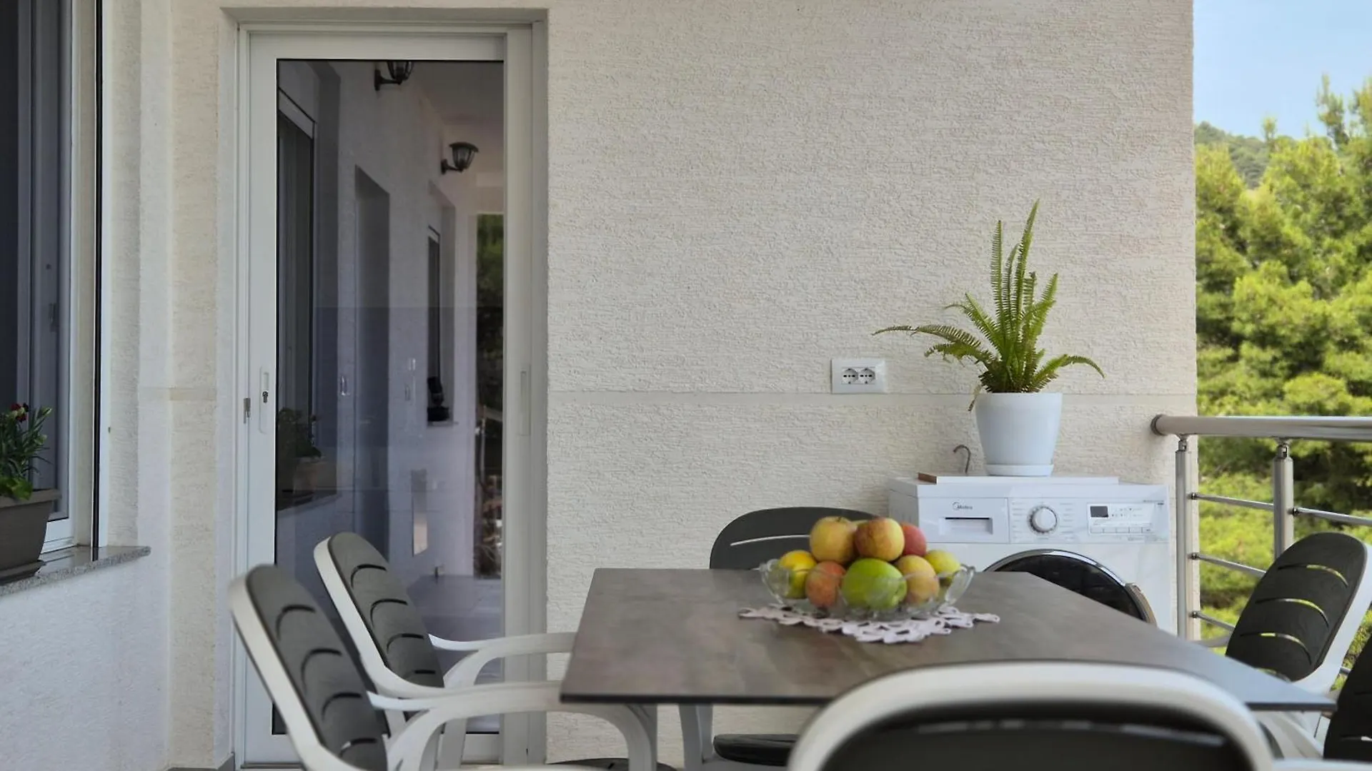 Aparthotel Vila Roxhest Sarandë