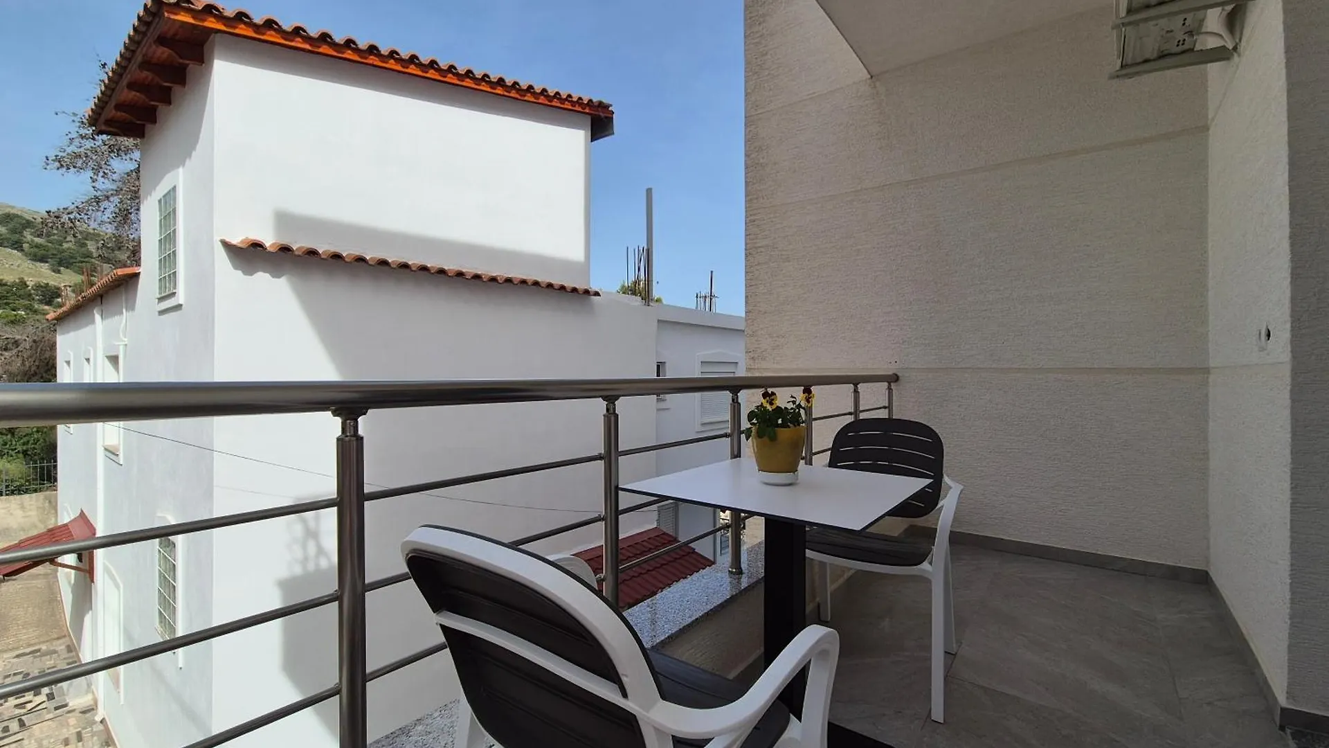 Vila Roxhest Sarande 0*,  Albania