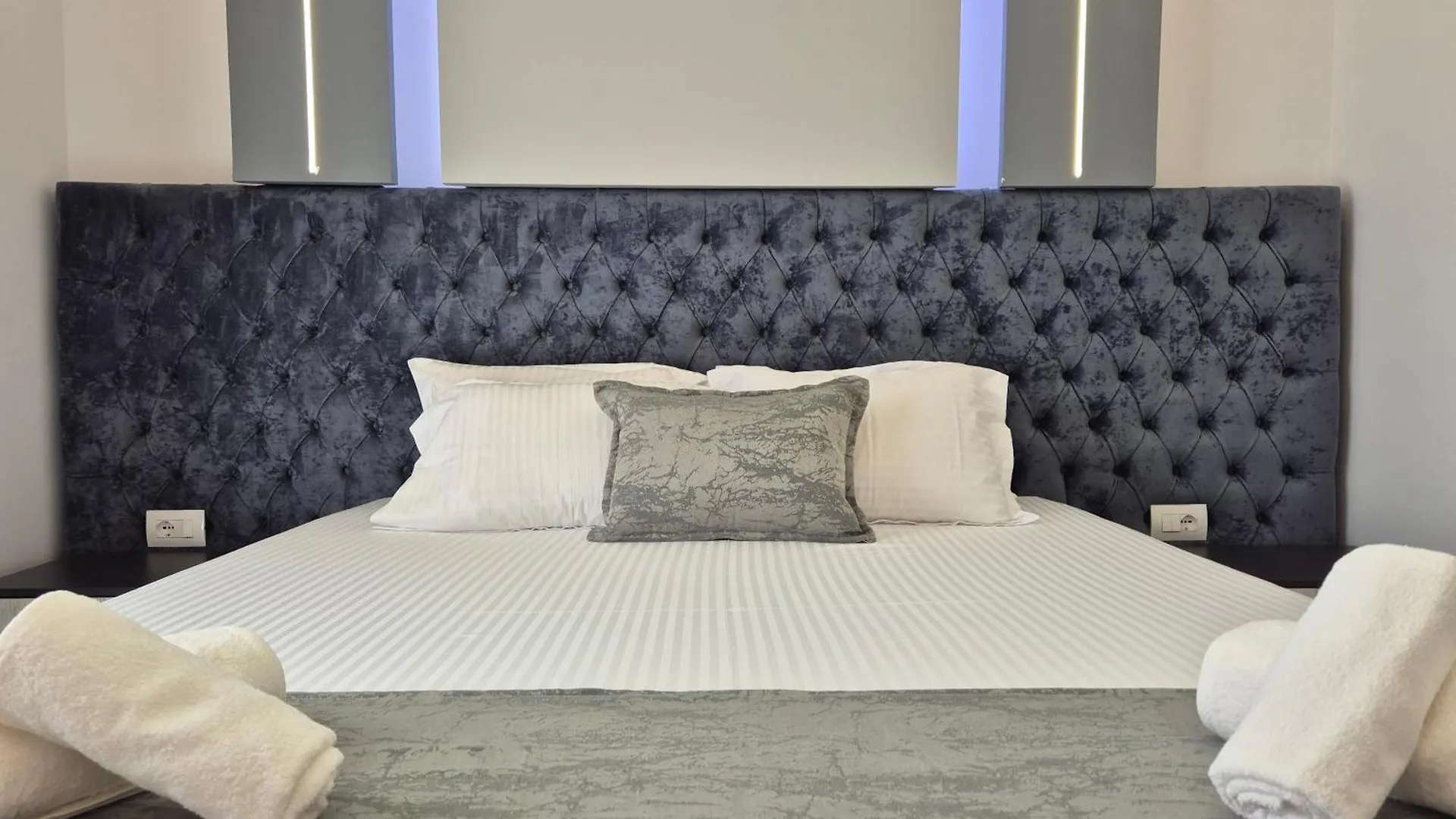 Aparthotel Vila Roxhest Sarande