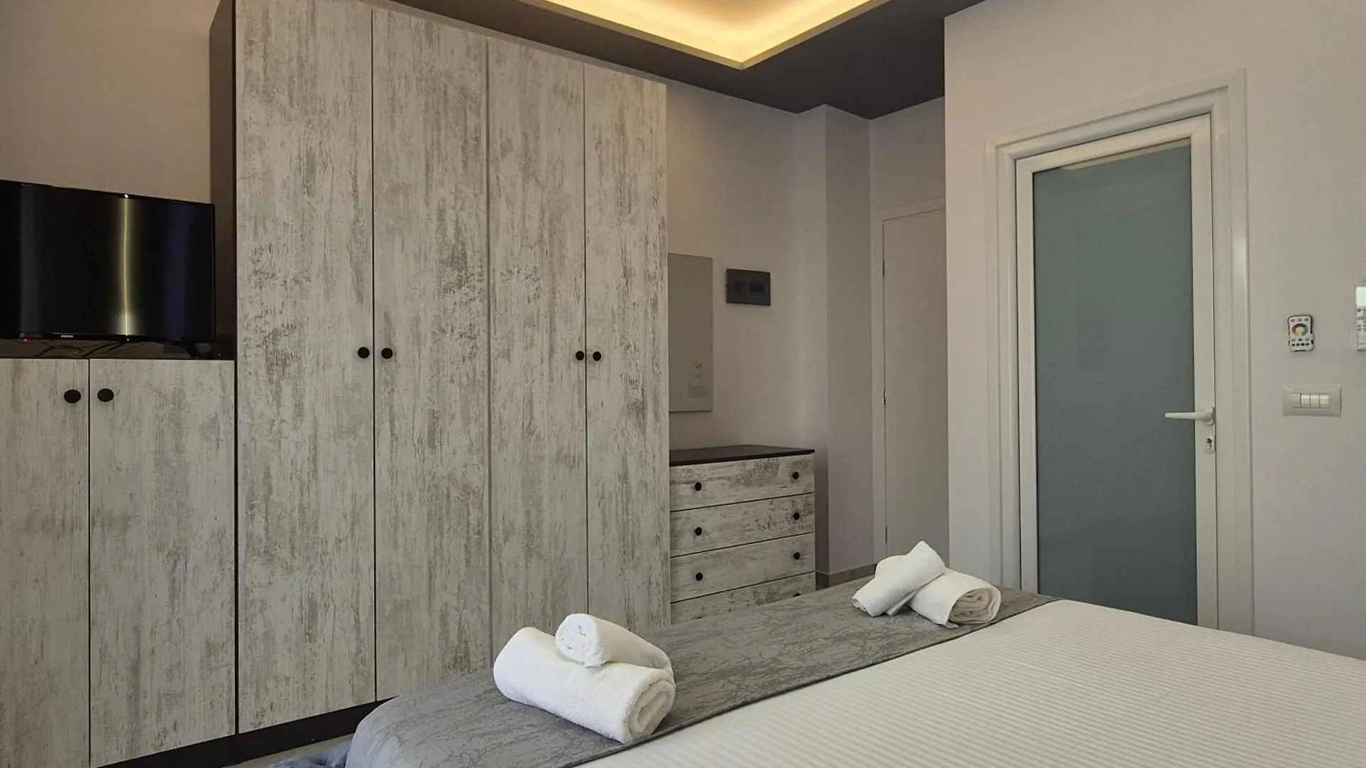 Aparthotel Vila Roxhest Sarande