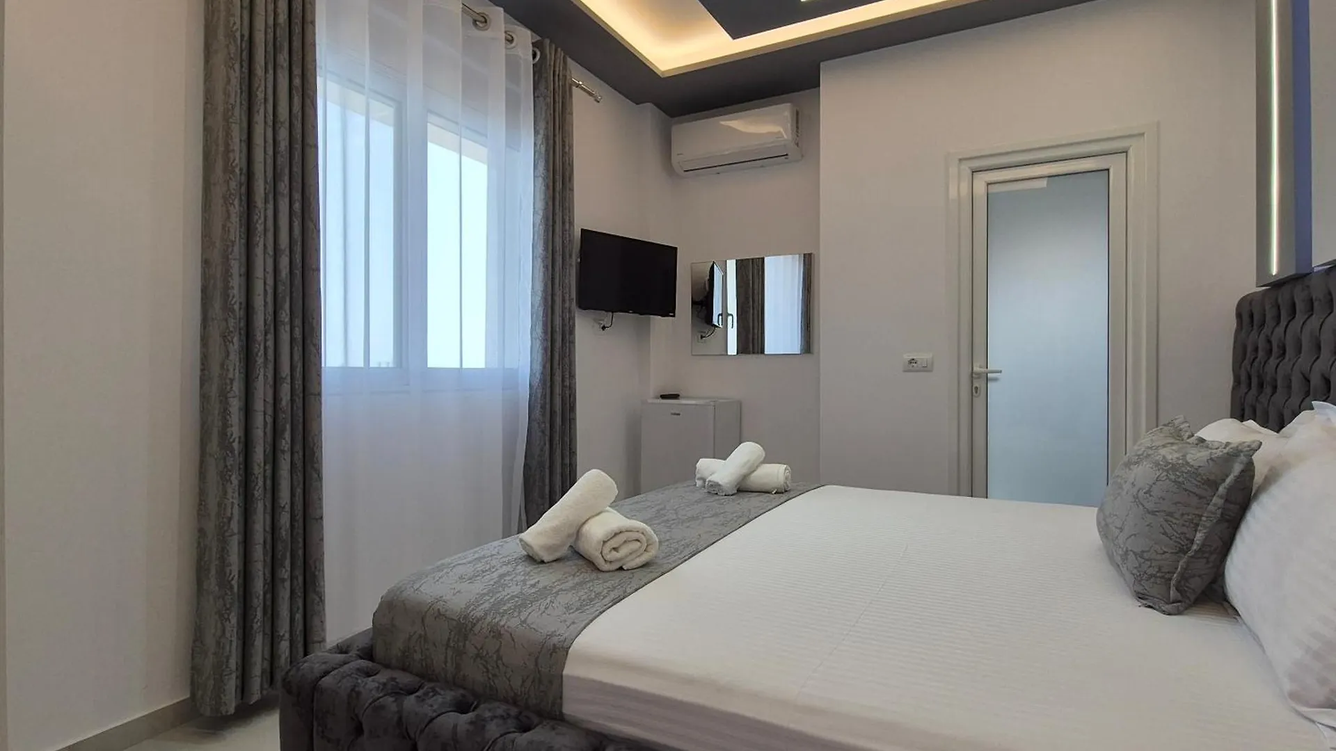 Vila Roxhest Sarande