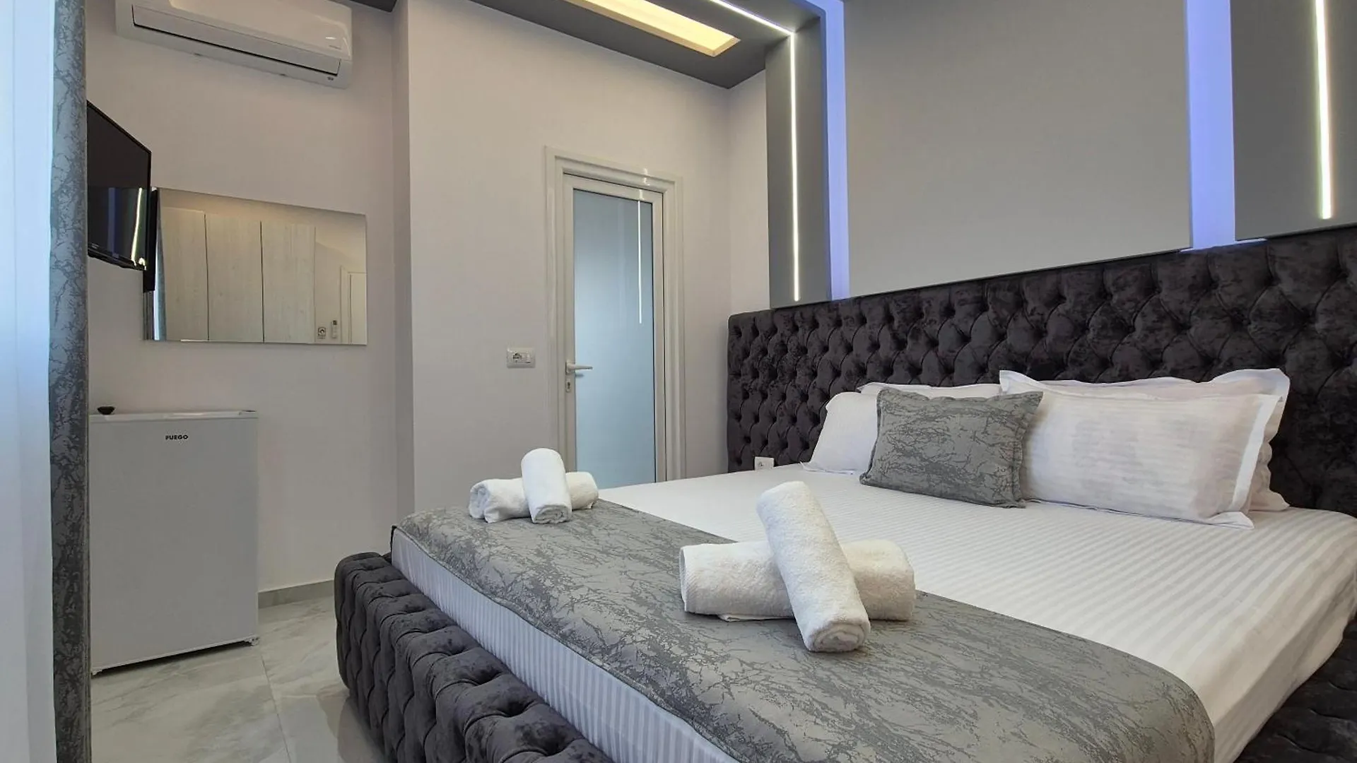 Vila Roxhest Sarande Albania
