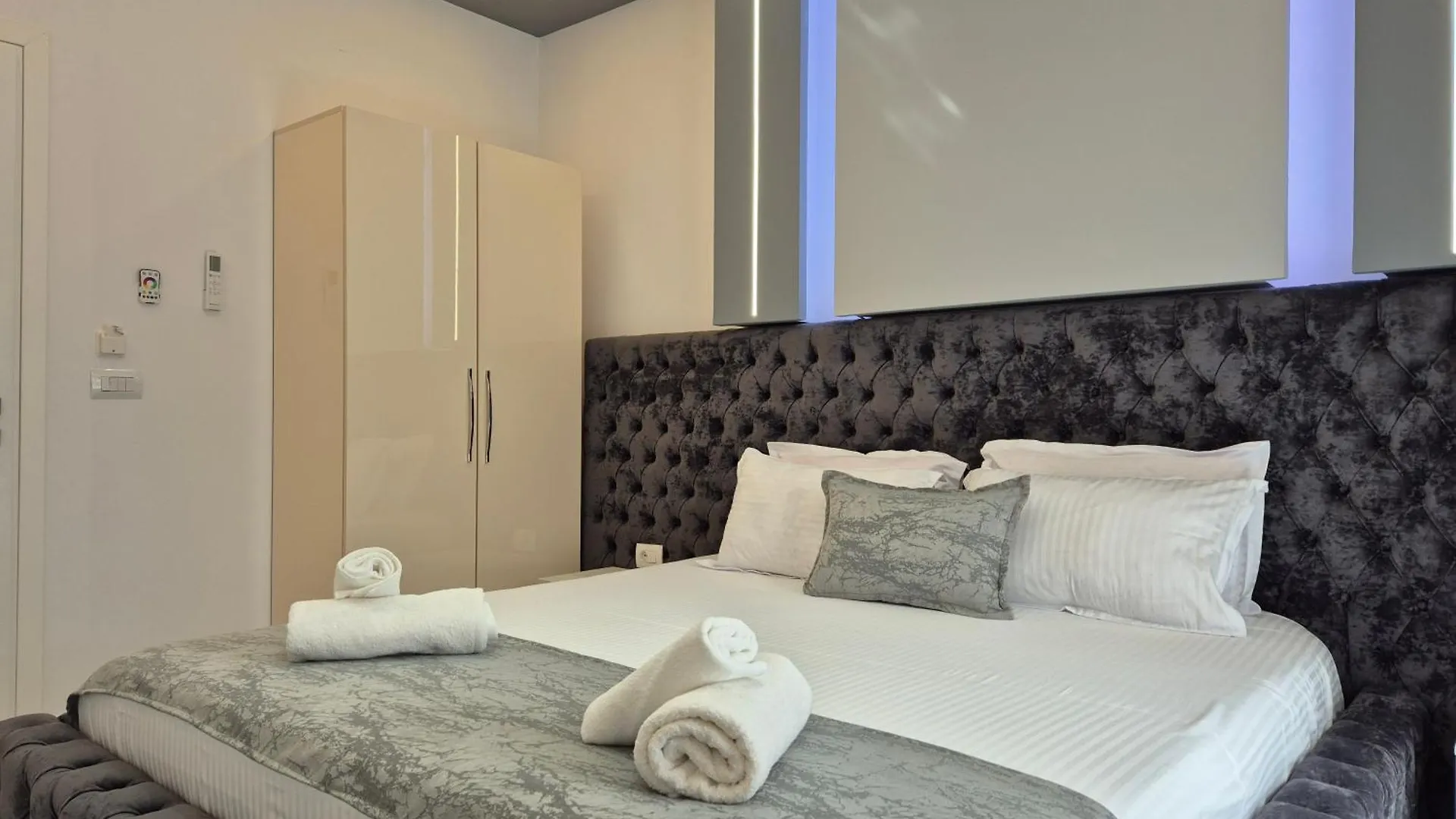 Aparthotel Vila Roxhest Sarande Albania