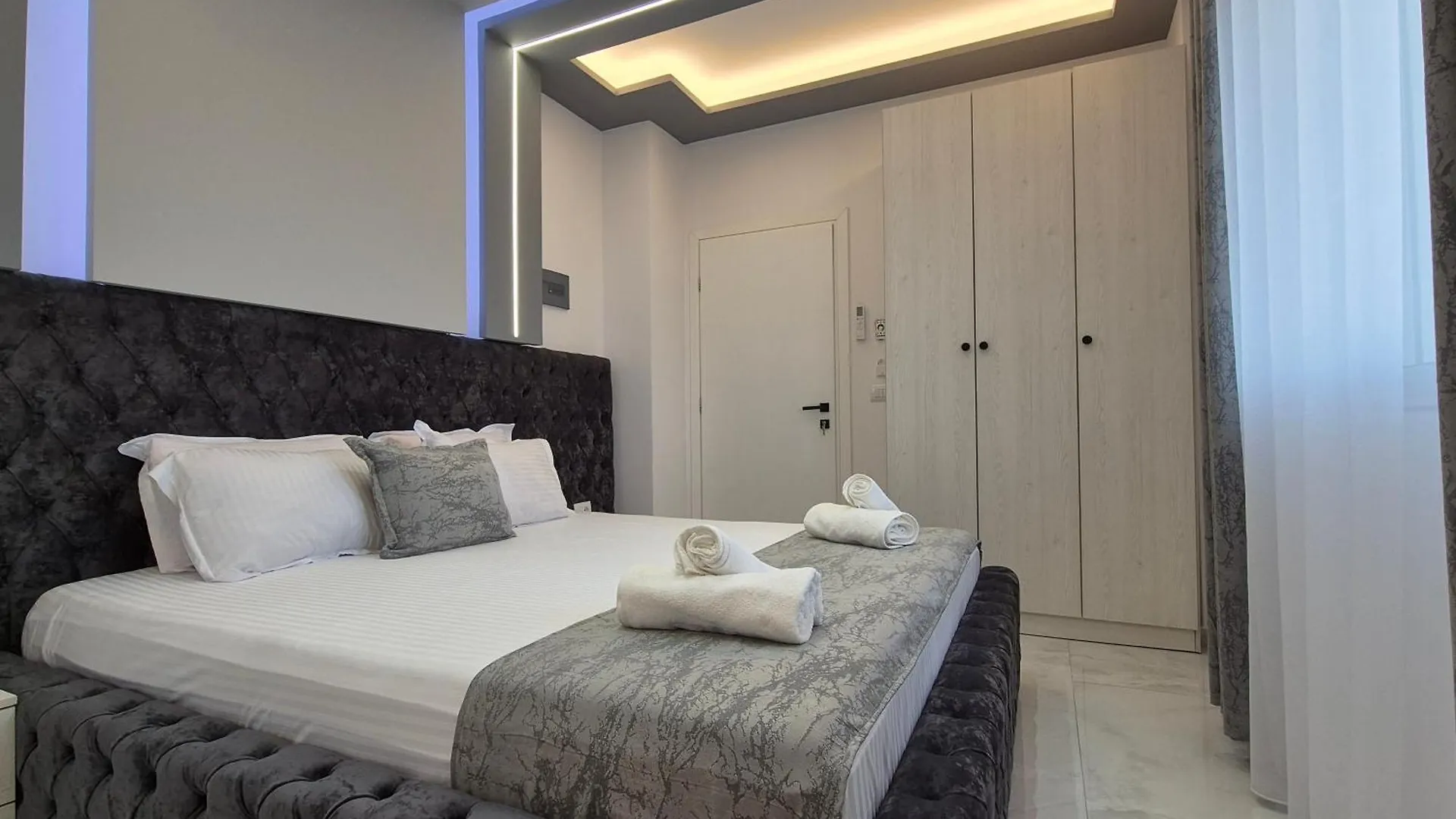 Vila Roxhest Sarande 0*,  Albania