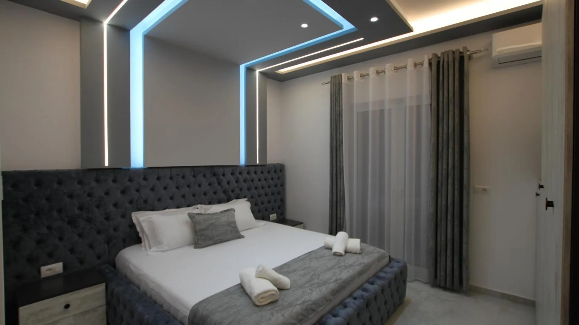 Vila Roxhest Sarande 0*,  Albania