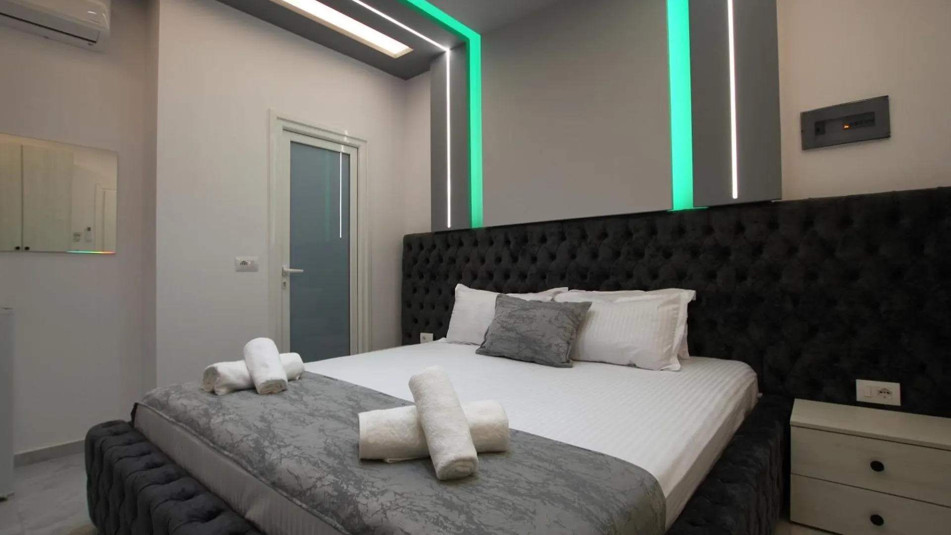 Vila Roxhest Sarande 0*,