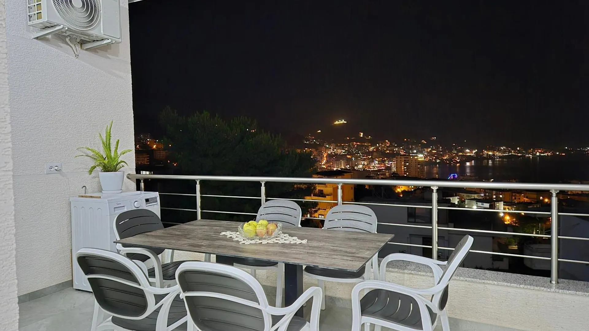Vila Roxhest Sarande